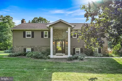 106 Bonview Dr, Denver, PA 17517