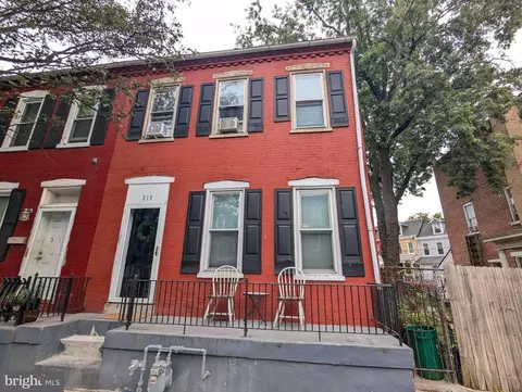 319 S Queen St, Lancaster, PA 17603