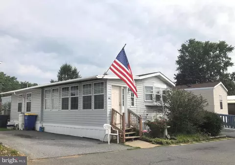 84 Willow Dr, Ephrata, PA 17522
