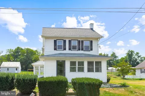 732 Stackstown Rd, Bainbridge, PA 17502 photo 2
