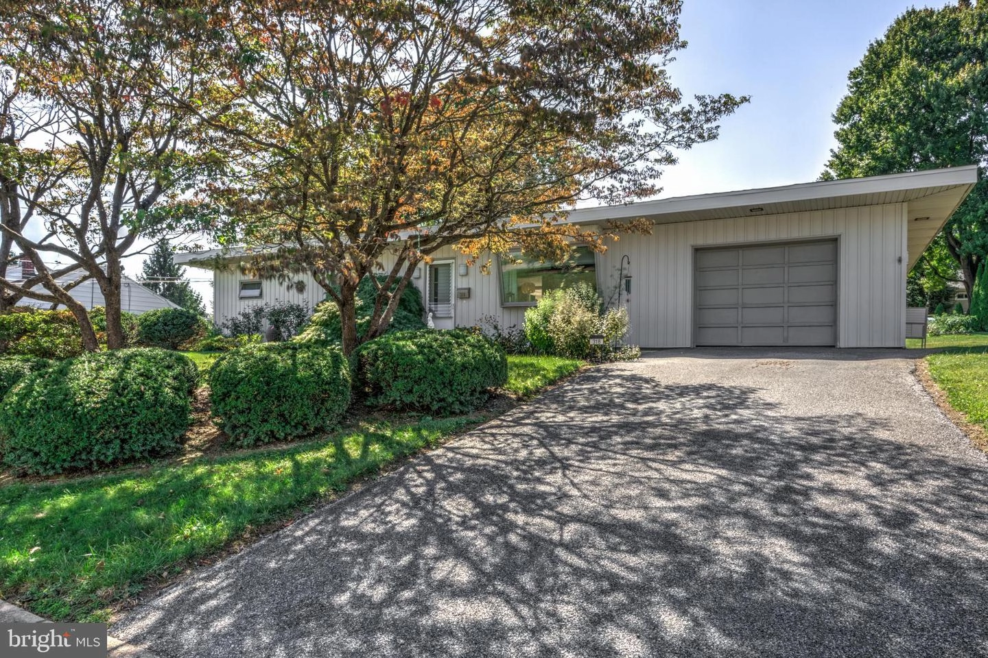 318 Gochnauer Ave, Lititz, PA 17543 photo 3