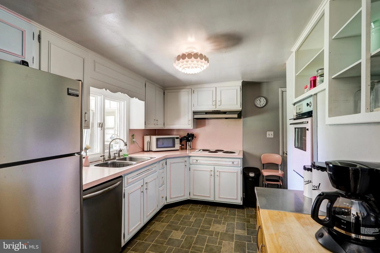 318 Gochnauer Ave, Lititz, PA 17543 photo 10