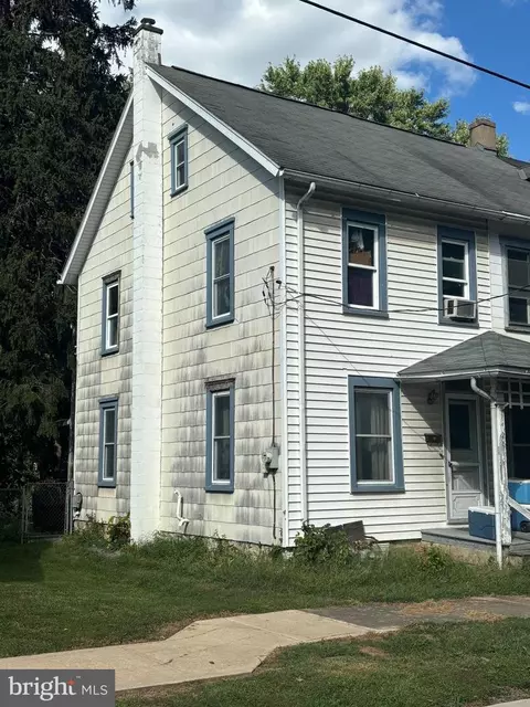 209 Leaman St, Lititz, PA 17543