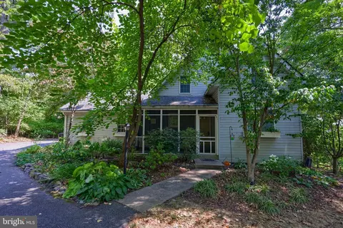 693 Trail Rd N, Elizabethtown, PA 17022