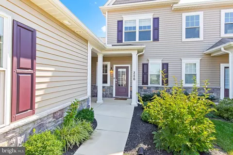356 Meadow Rose Dr, Lititz, PA 17543 photo 3