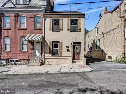 102 Old Dorwart St, Lancaster, PA 17603