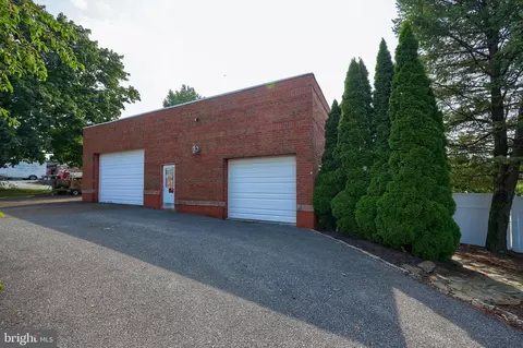 10 Harbor View Dr, Holtwood, PA 17532