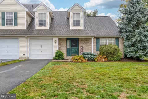 386 Farmview Ln, Mount Joy, PA 17552
