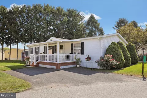2 Ruth Dr, Gordonville, PA 17529