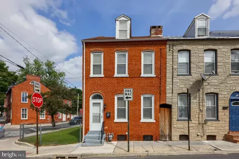 401 E Strawberry St, Lancaster, PA 17602