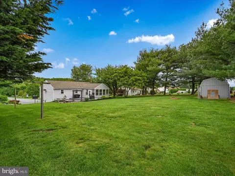Exterior - 209 Ironstone Dr, Lititz, PA 17543 photo 7 of 9