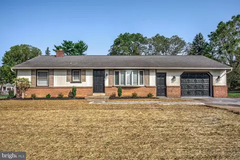 31 Hillcrest Ave, Leola, PA 17540