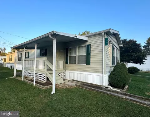 45 Madge Dr, Lancaster, PA 17603