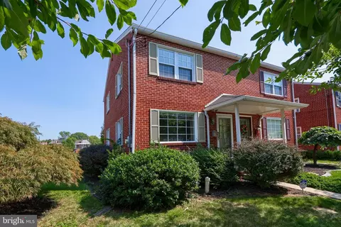 35 S 8th St, Columbia, PA 17512