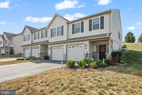59 Woodsedge Dr, Elizabethtown, PA 17022
