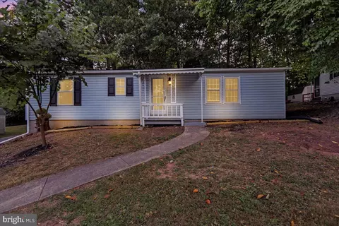 4 Stacey Ct, Stevens, PA 17578