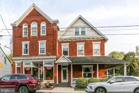 11 E High St, Maytown, PA 17550