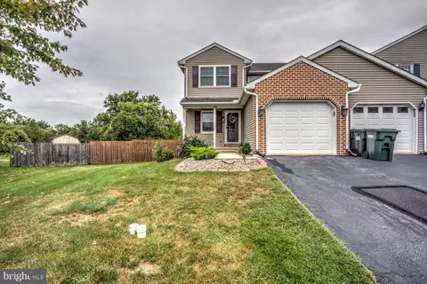 115 Redstone Cir, Reinholds, PA 17569