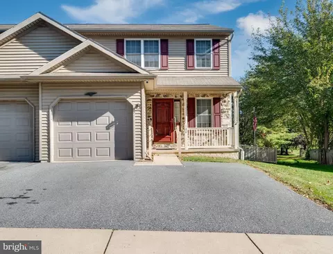 104 Kentshire Dr, Lancaster, PA 17603