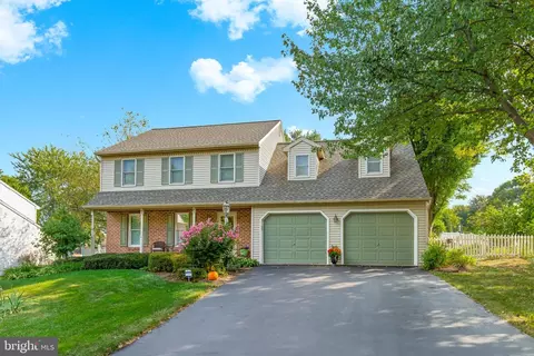 3622 Falcon Ct, Mountville, PA 17554