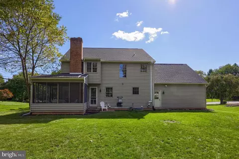 325 N Farm Dr, Lititz, PA 17543 photo 4