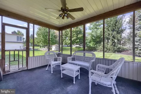 325 N Farm Dr, Lititz, PA 17543 photo 17