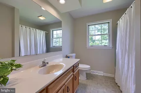 325 N Farm Dr, Lititz, PA 17543 photo 49