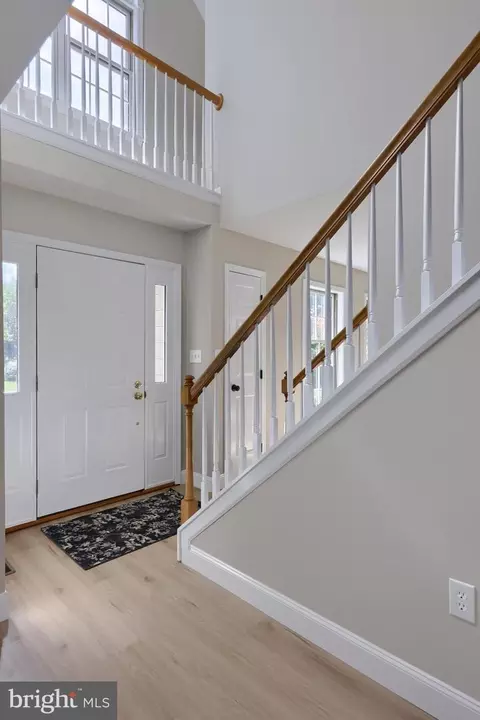 325 N Farm Dr, Lititz, PA 17543 photo 6