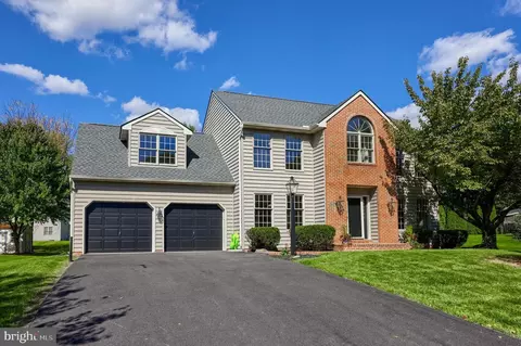 325 N Farm Dr, Lititz, PA 17543