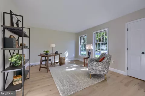 325 N Farm Dr, Lititz, PA 17543 photo 9