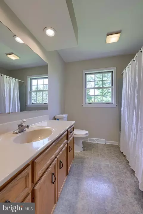 325 N Farm Dr, Lititz, PA 17543 photo 50
