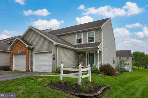4074 Buttonwood Dr, Mount Joy, PA 17552