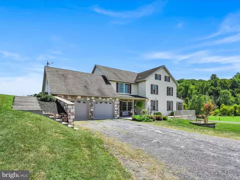 130 Pine View Dr, Denver, PA 17517