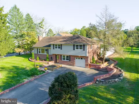 2300 Mayfair Dr, Lancaster, PA 17603