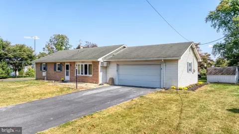 23 Quarry Rd, Leola, PA 17540