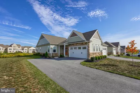 361 Meadow Rose Dr #147, Lititz, PA 17543