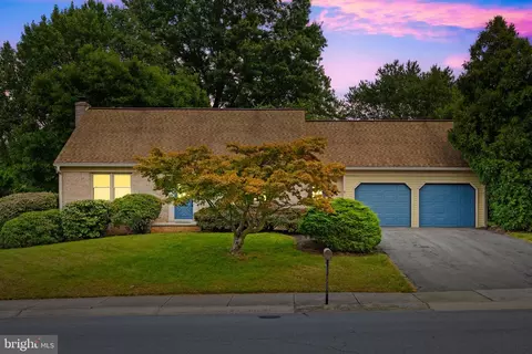 33 Heritage Rd, Akron, PA 17501