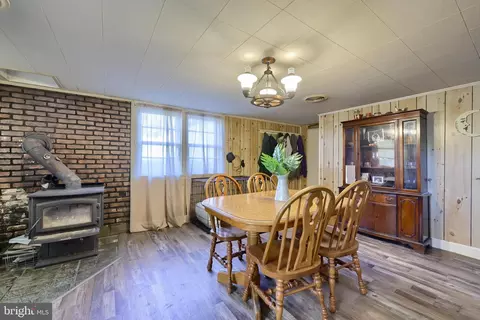 Dining - 30 Lititz Run Rd, Lititz, PA 17543 photo 1 of 1