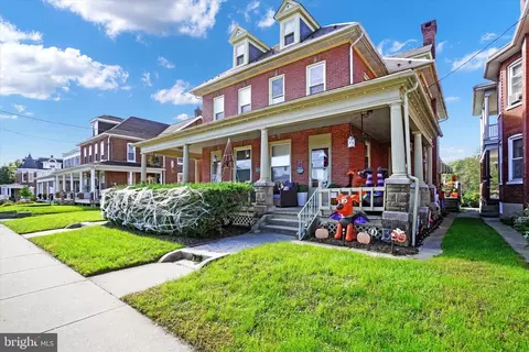144 N 146 N Market St, Elizabethtown, PA 17022