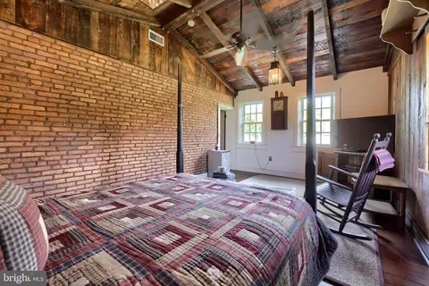 Bedroom - 97 Zartman Mill Rd, Lititz, PA 17543 photo 2 of 5