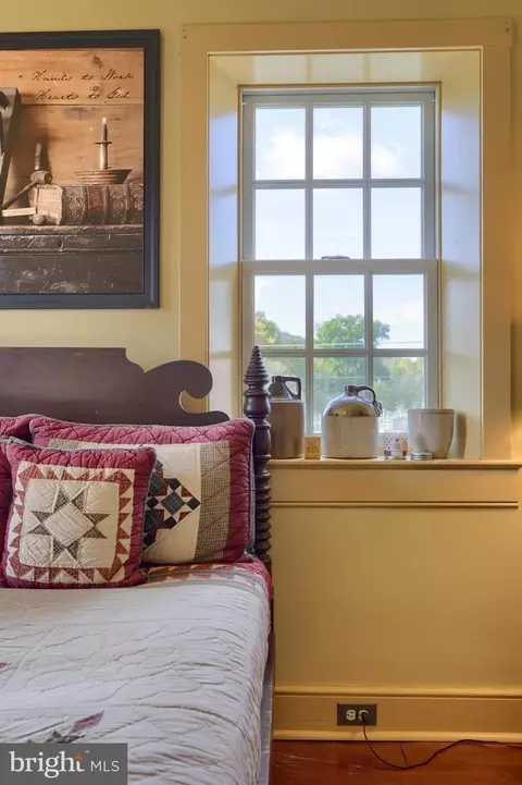 Bedroom - 97 Zartman Mill Rd, Lititz, PA 17543 photo 4 of 5