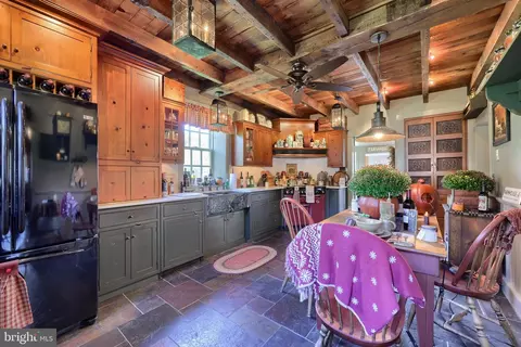 Kitchen - 97 Zartman Mill Rd, Lititz, PA 17543 photo 3 of 5