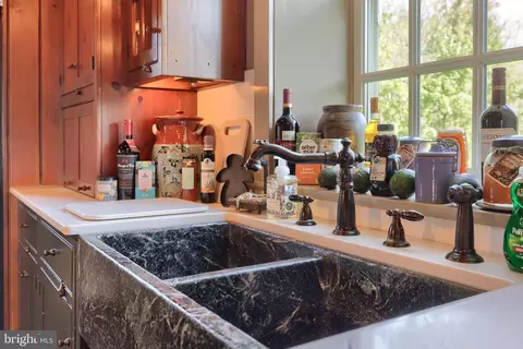 Kitchen - 97 Zartman Mill Rd, Lititz, PA 17543 photo 5 of 5