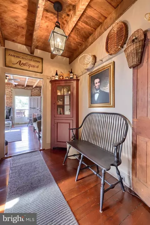 Entry Way - 97 Zartman Mill Rd, Lititz, PA 17543 photo 4 of 6