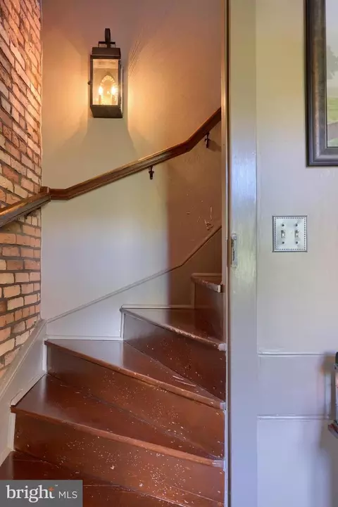 Entry Way - 97 Zartman Mill Rd, Lititz, PA 17543 photo 5 of 6