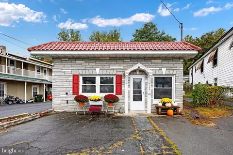 164 E Main St, Adamstown, PA 19501