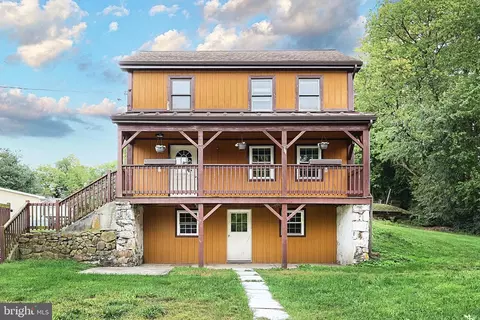726 Stackstown Rd, Bainbridge, PA 17502 photo 1
