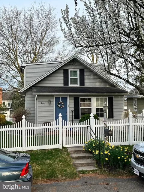 269 Lumber St, Mount Joy, PA 17552