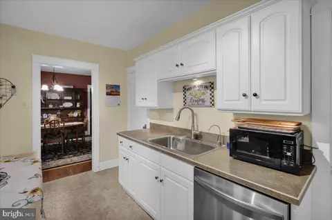 Entry Way - 345 Front St, Lititz, PA 17543 photo 5 of 6