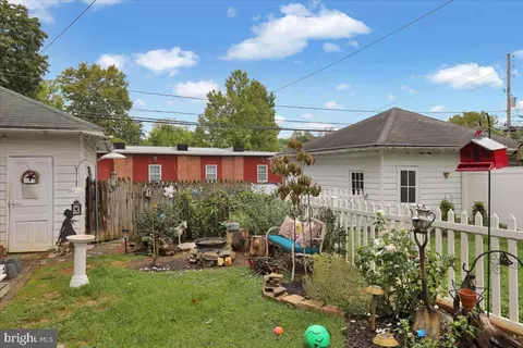 Exterior - 345 Front St, Lititz, PA 17543 photo 5 of 8